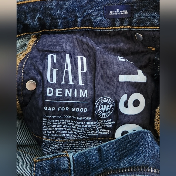 Size 26 Gap Best Girlfriend Jean's - Picture 2 of 3